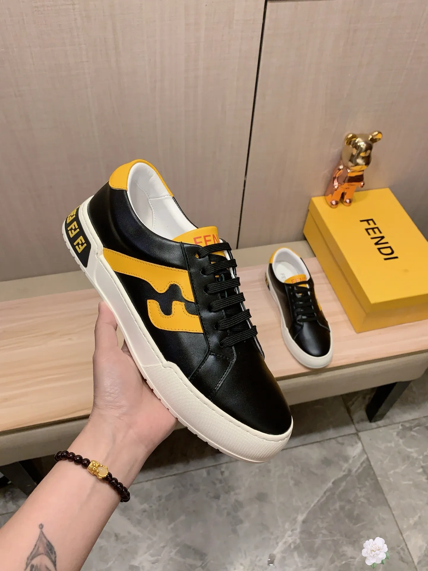 Men's Men's Shoes💰442💰💰🎩🎩[Lightning][Lightning] "FENDI*" The latest and most popular casual shoes, top brand [Seduce] luxury~purchase, top~quality. [Strong] The upper is made of imported breathable cowhide material ➕ breathable sheepskin feet (•) with fine workmanship. The original stylish and stylish soft rubber wear-resistant and non-slip outsole is light and comfortable on the feet. The real thing looks better when taken in real life. 226: code: 38-44, white and black selected